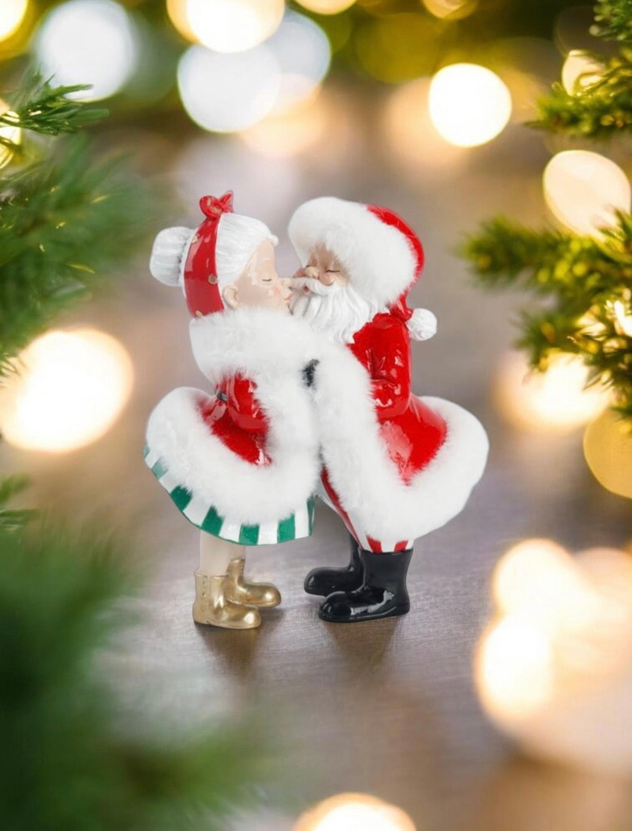 Kissing Mr and Mrs claus