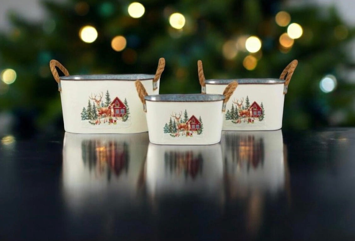 Traditional reindeer trio metal tins