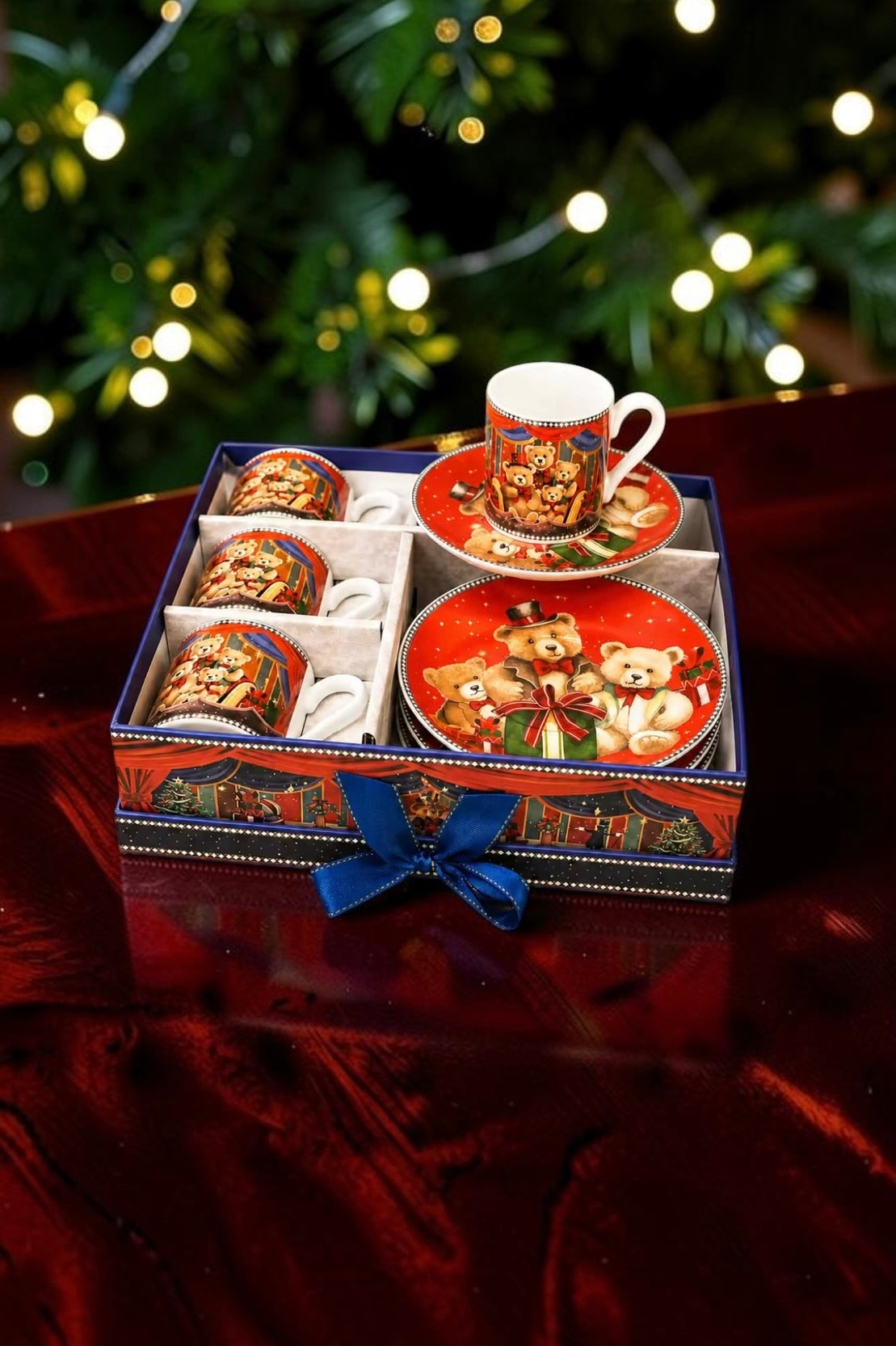 Teddy bear Christmas 4 pack cup and saucer set.