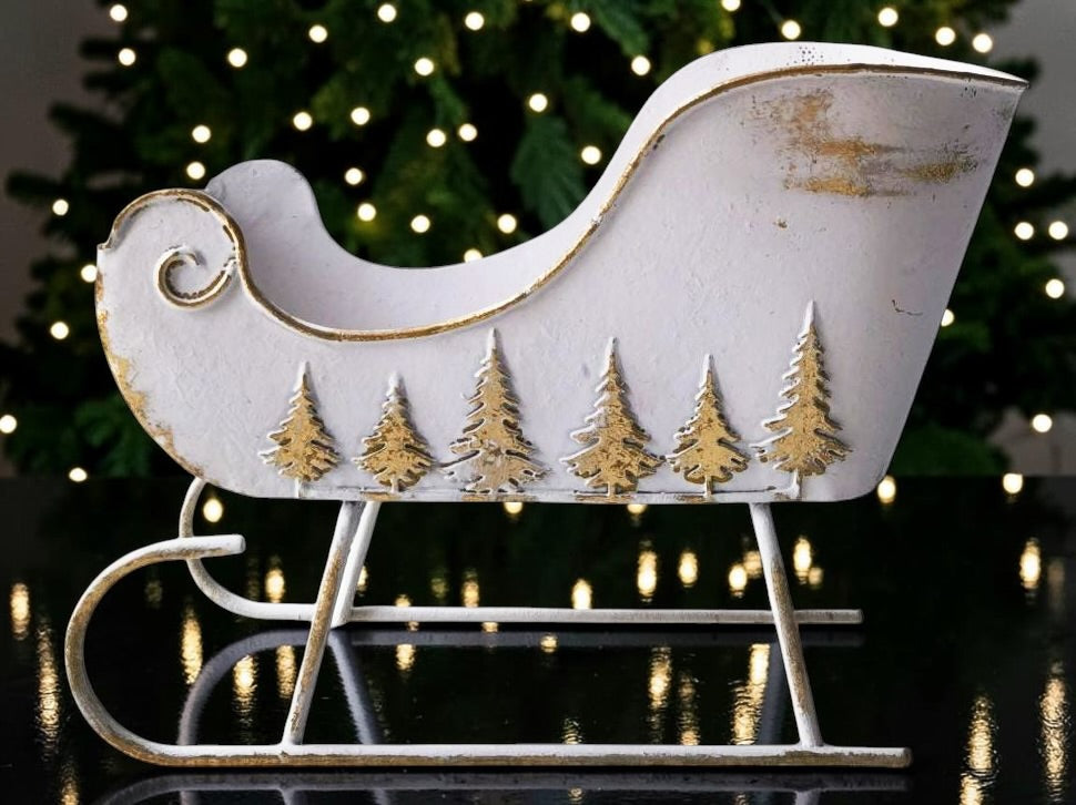 Metal sleigh white and gold