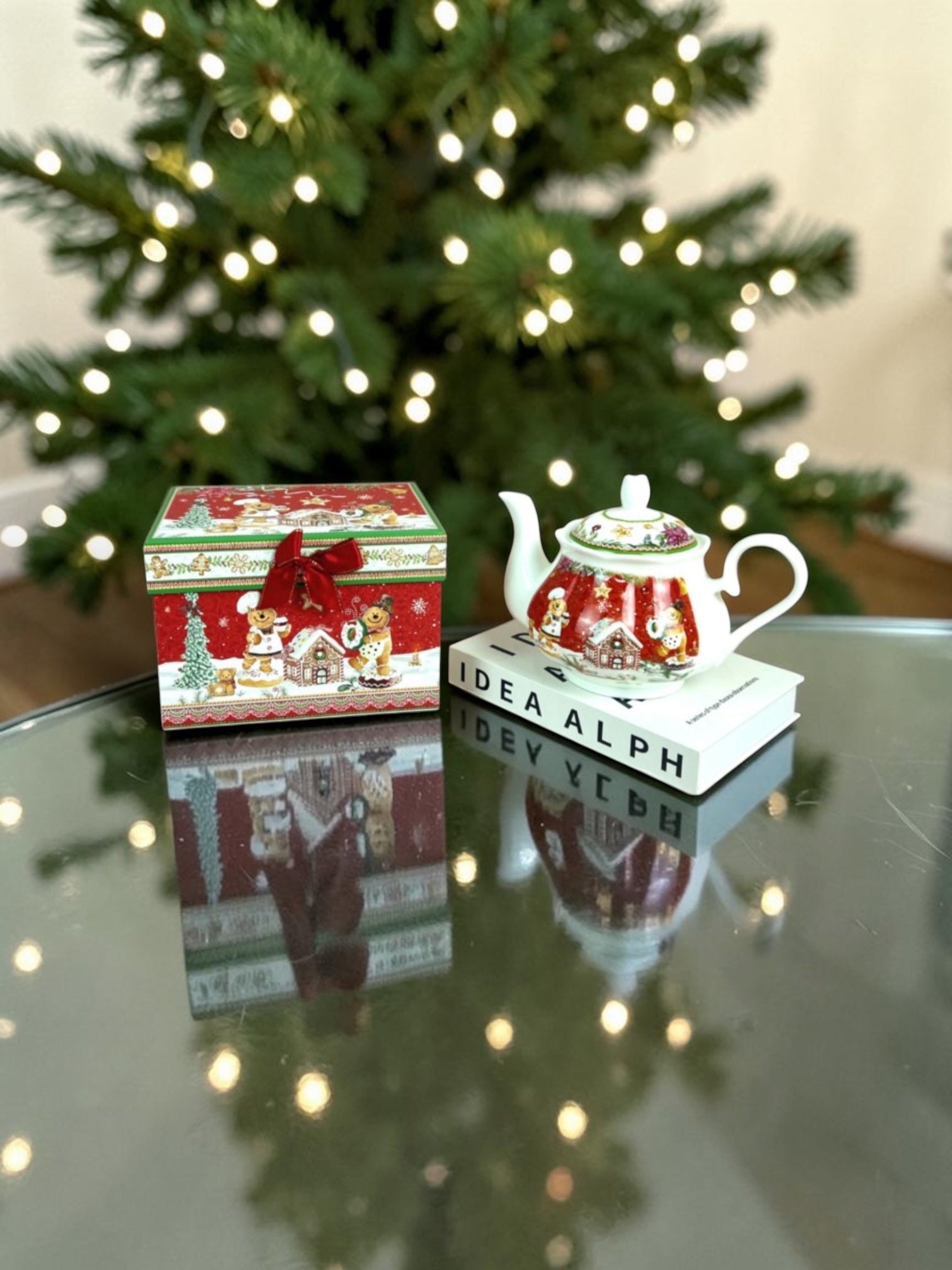 Gingerbread teapot